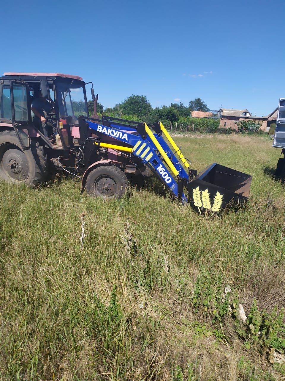 В наявності фронтальный навантажувач погрузчик КУН на трактор ЮМЗ МТЗ