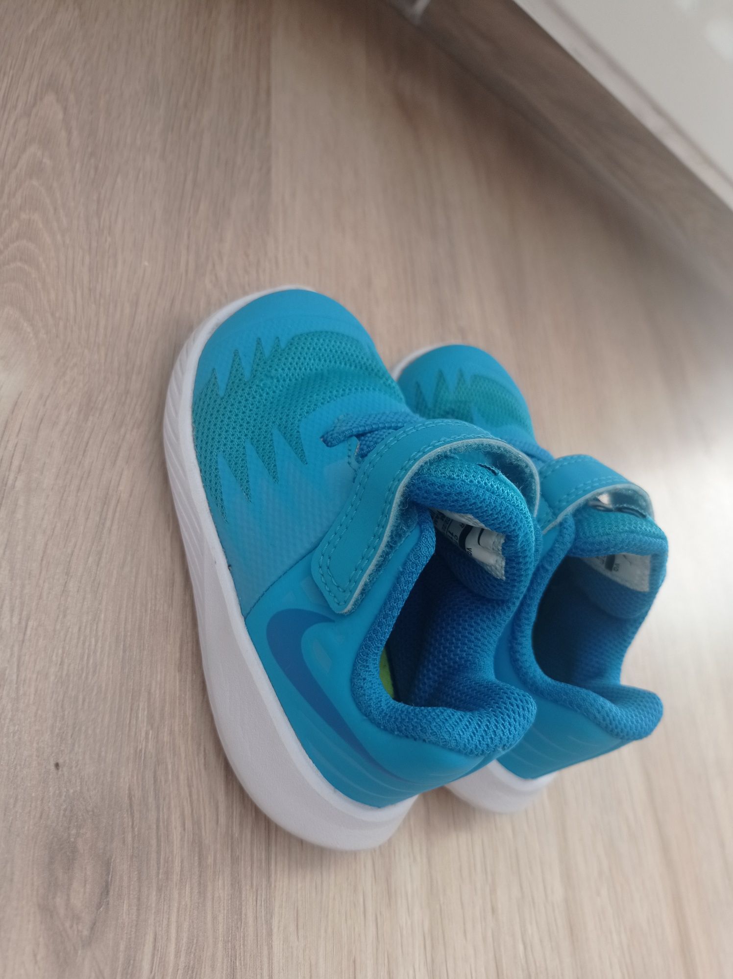 Błękitne Nike 21