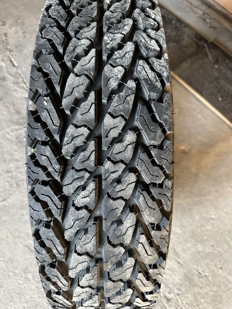 Шини  LT 235/85 r 16 - 2 шт