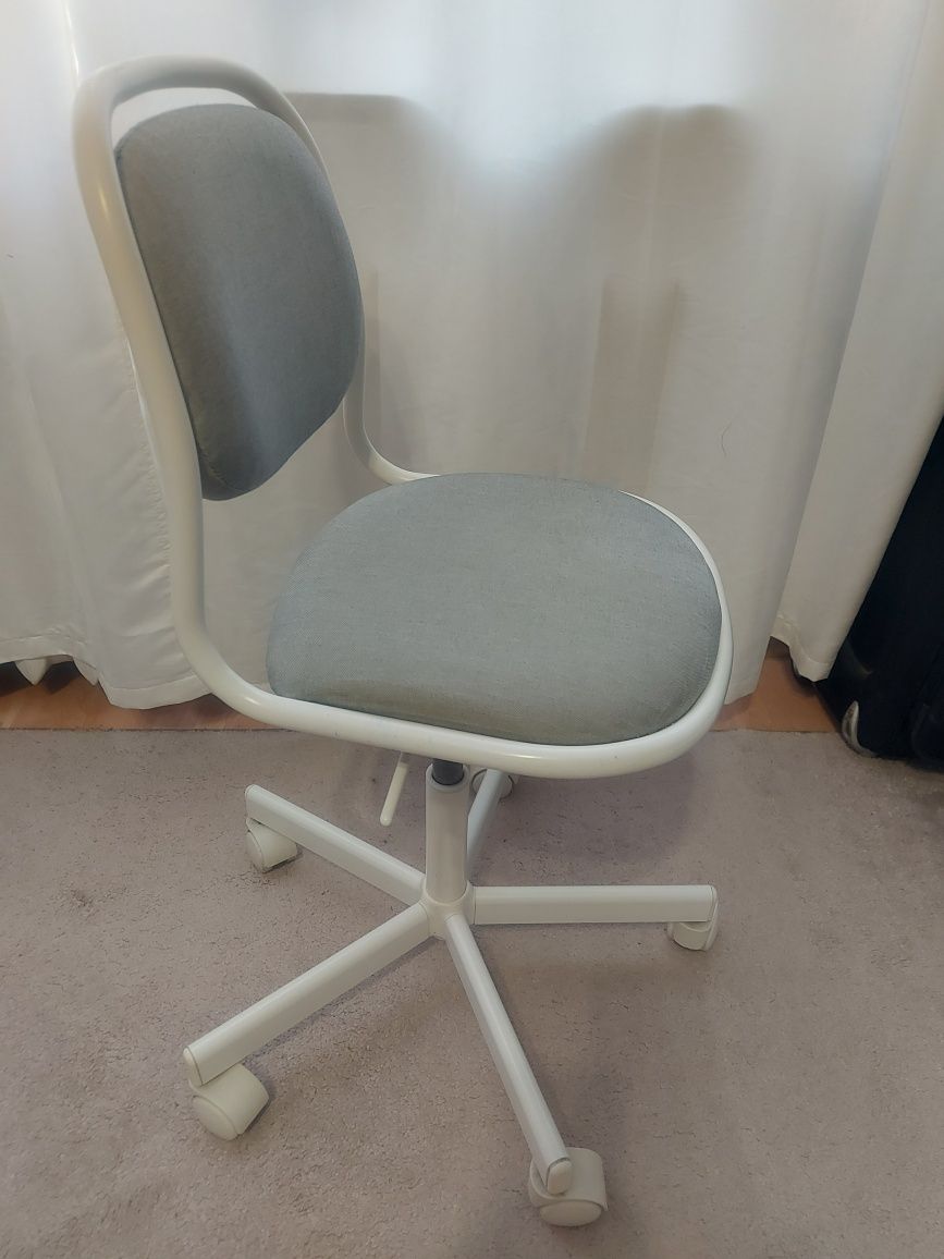 Krzesło obrotowe dla dziecka  Ikea
