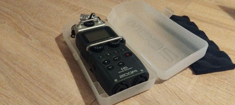 Zoom HS5 - Gravador Stereo Portátil - Field Recorder