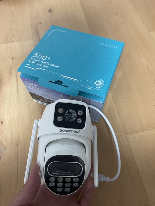 WIFI камера з двома об'єктивами  15MP zoom 5x з датчиком руху