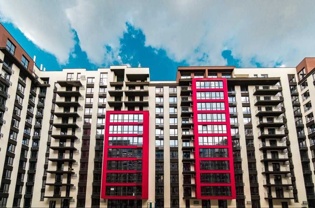 ЗДАНА 2 кім. квартира 79м2 з власною терасою, поруч Міського Озера