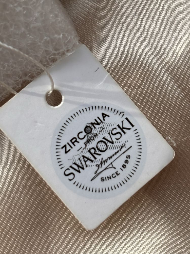 Срібні сережки з камінням Swarovski