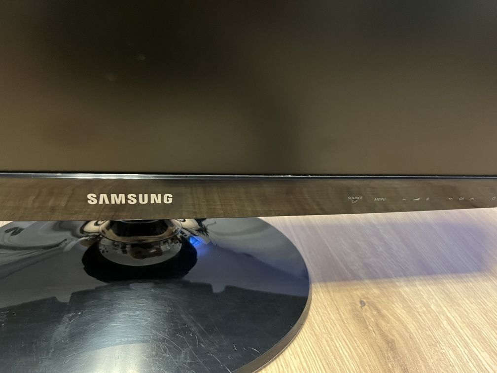 Monitor 24 cale Full HD Samsung  z funkcją telewizji
