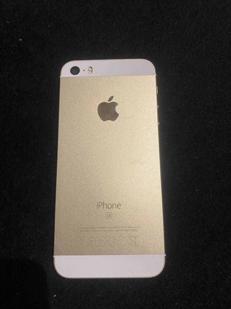 iPhone SE (2016)