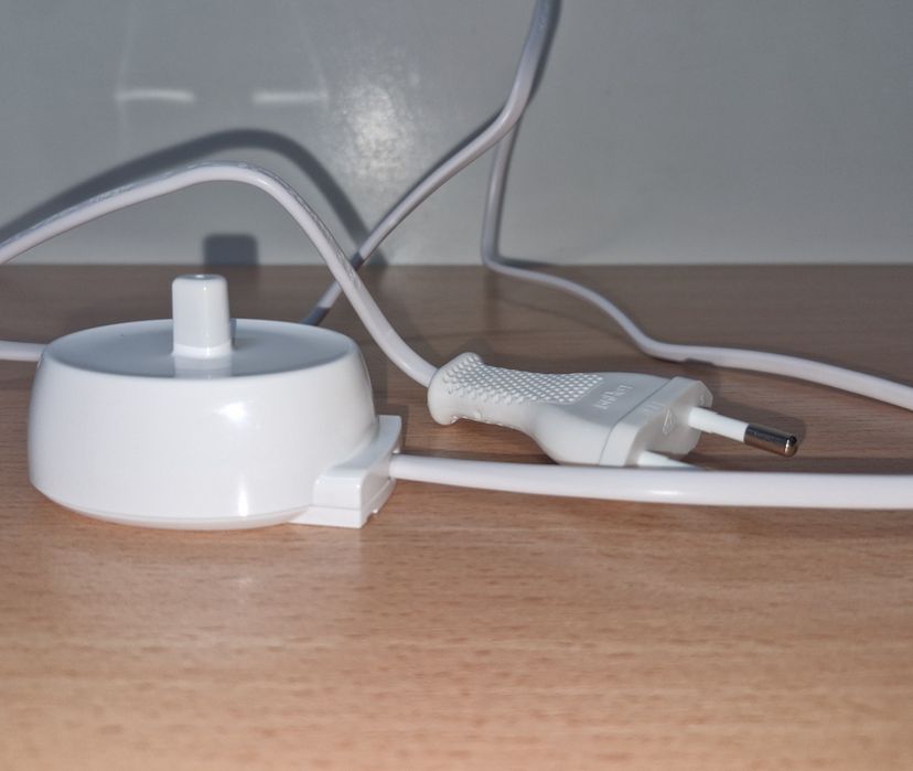 Зарядка для електричної зубної щітки Oral b Braun універсальна 220В