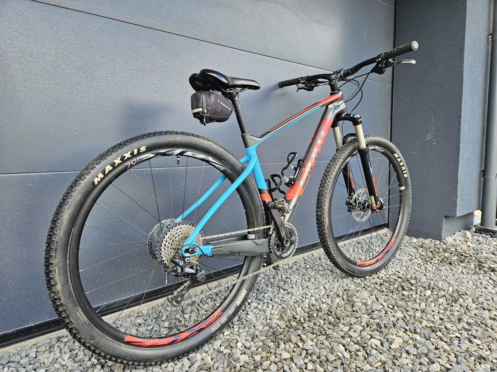 Rower górski.  MTB.  Giant.  Karbon.  rozm 18". 2x10