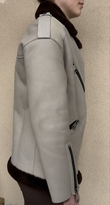 Дублянка з натуральної шкіри з хутром в трендовому кольорі