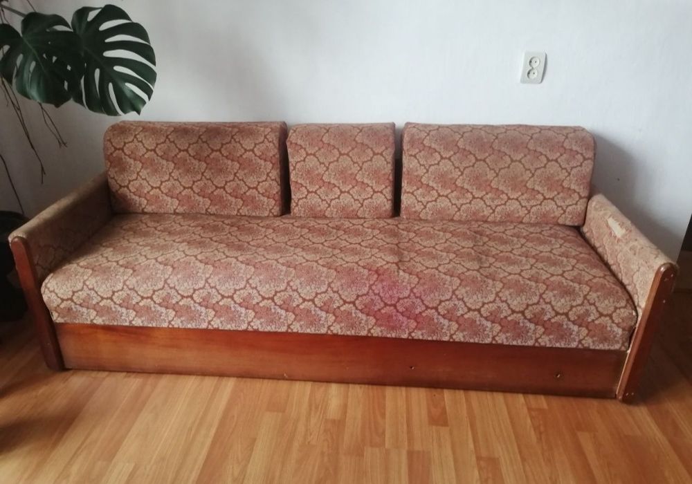 Терміново продам диван.