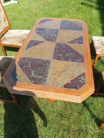 Komplet Drewniana kamienny stół z krzesłami