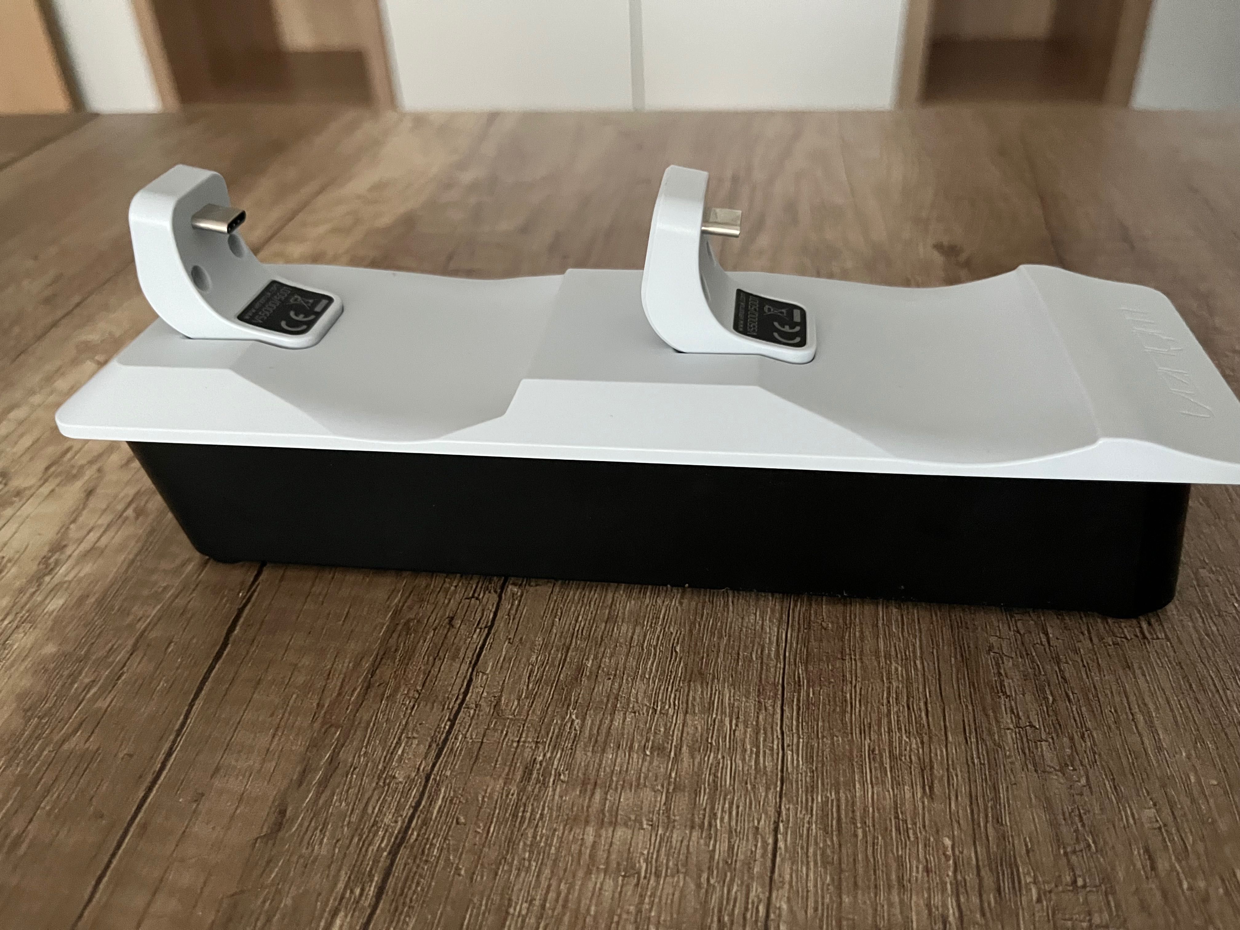 Stacja ładująca Venom Twin Dock do PS5 - biała_ Ładowarka joysticka
