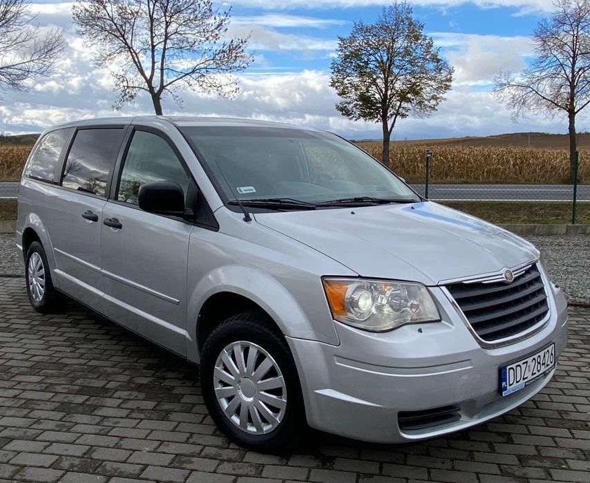Chrysler Town & Country LPG Xenon 7 miejsc zadbany