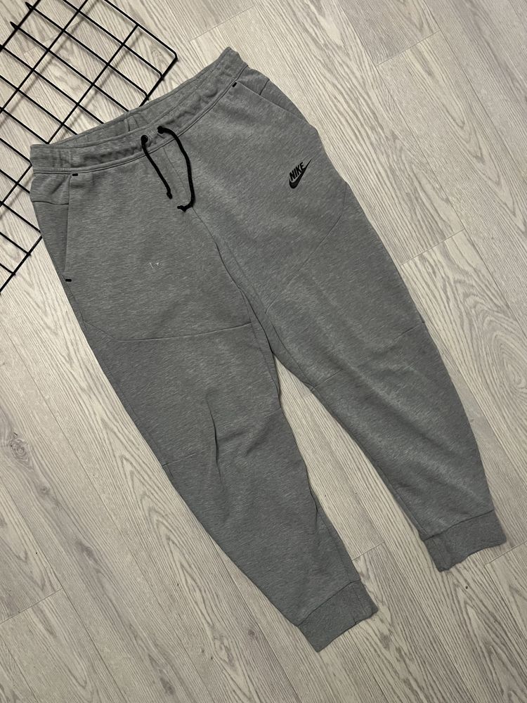 Спортивні штани Nike NSW Tech Fleece Jogger Grey M Найк