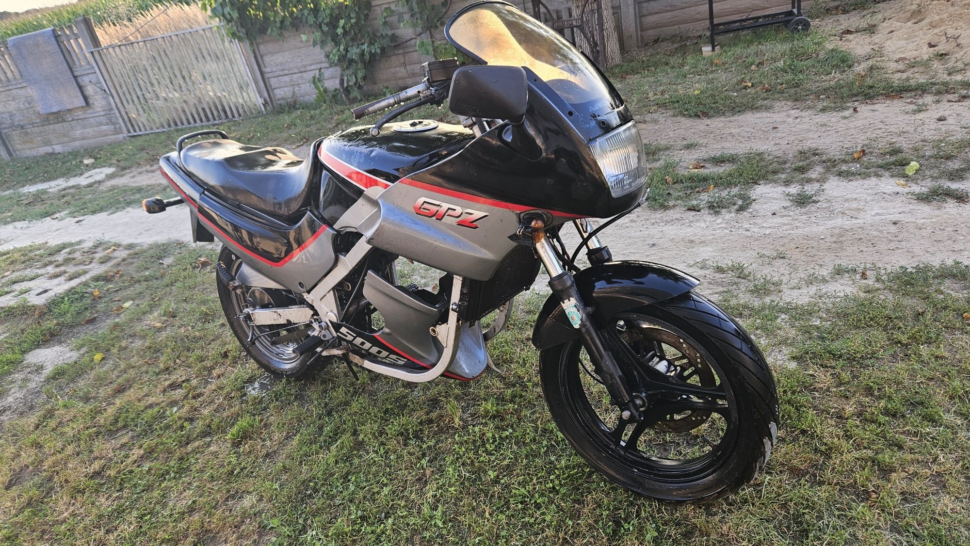 Kawasaki  GPZ 500 rama części