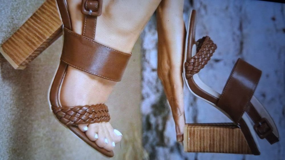 Nowe sandały na obcasie 39