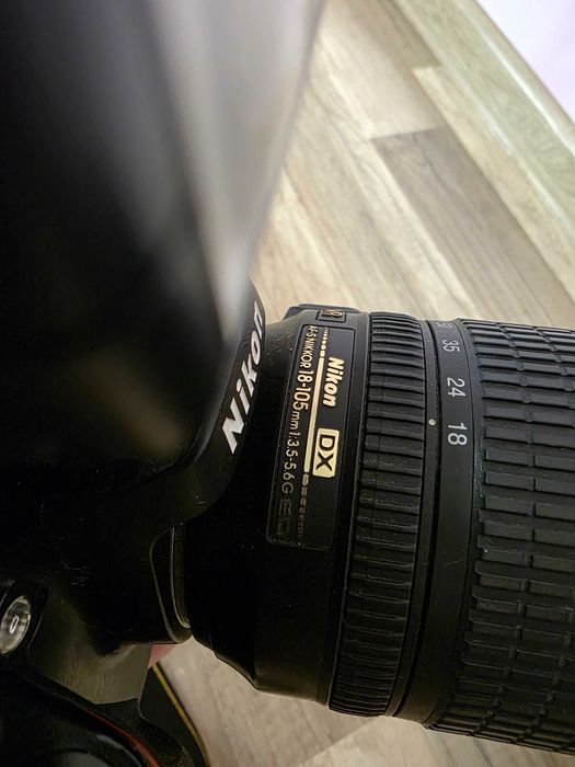 Nikon D5100 AF-S 18-105 G ED VR
