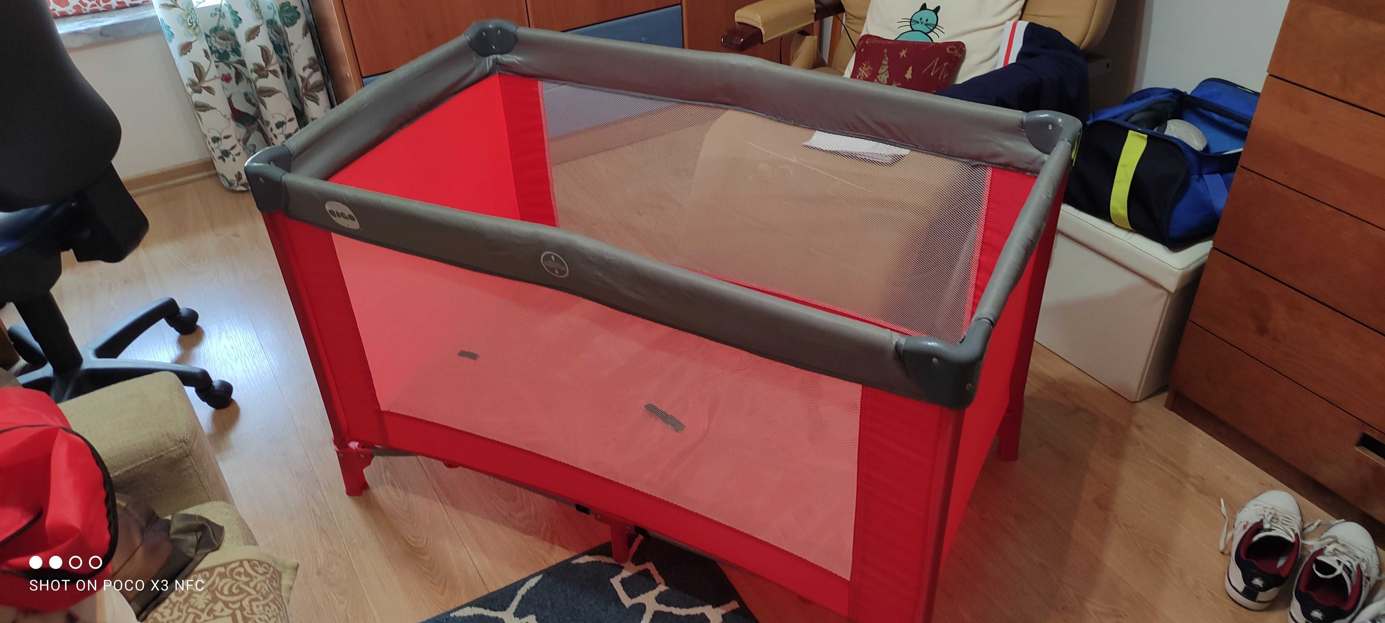 Cama de criança como nova