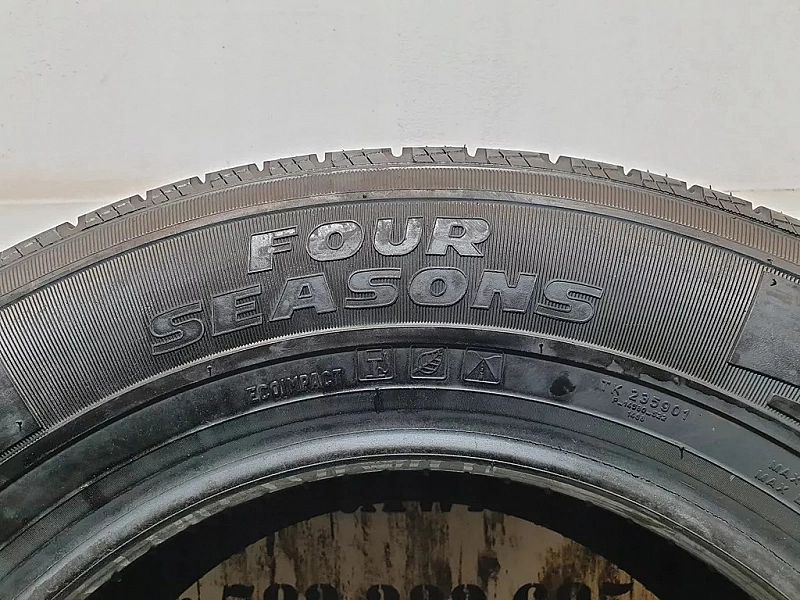 Pirelli Chrono Four Seasons 235/65/16c Nowa (1940)