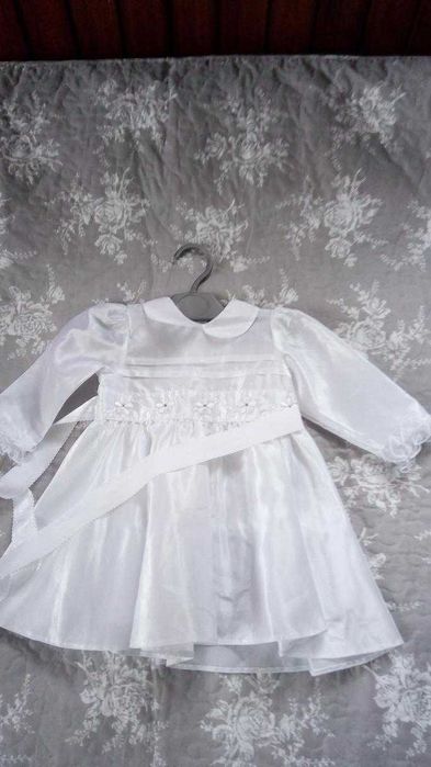 Sukienka na chrzest 68