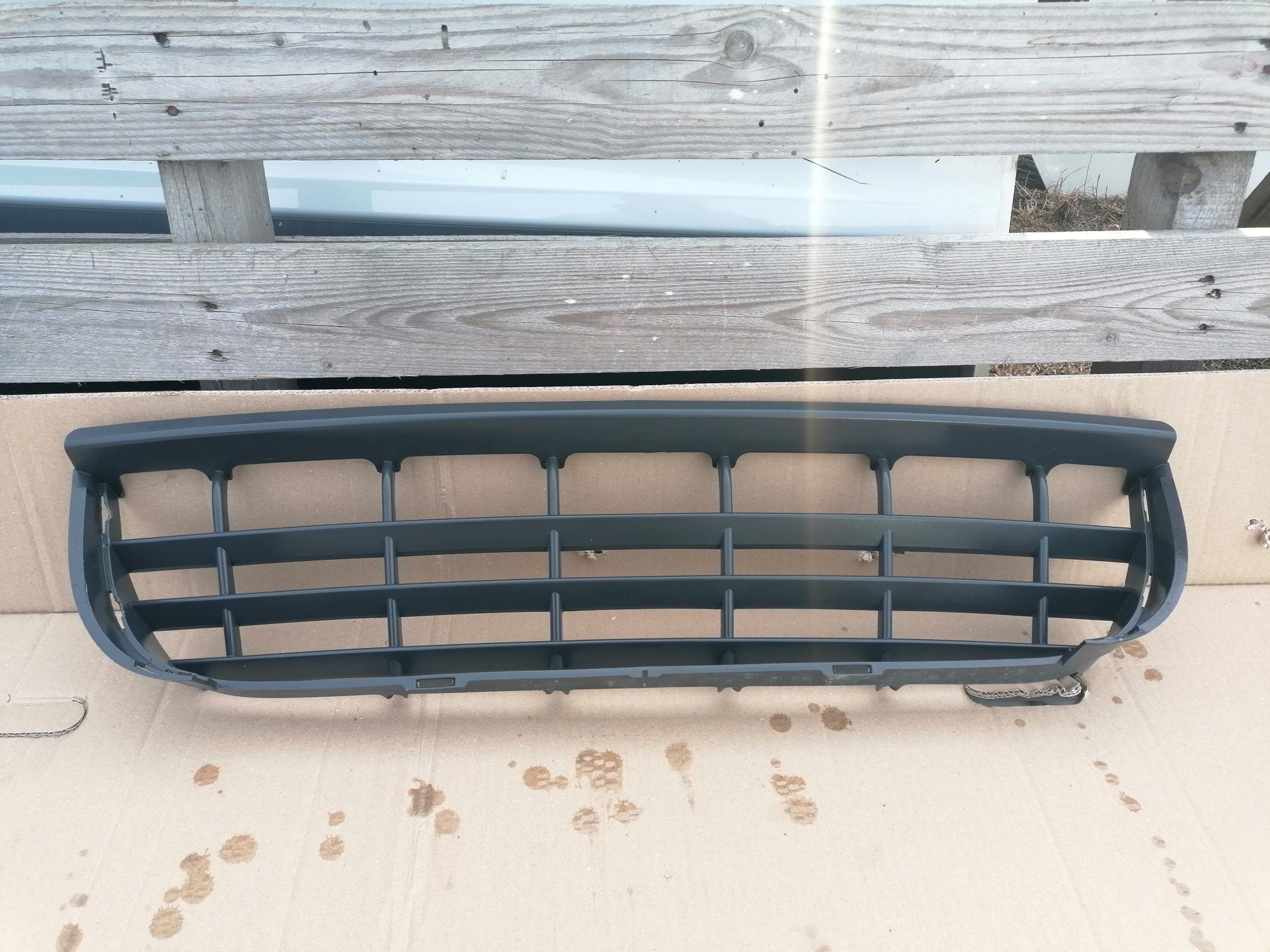 VW Crafter I 06-12 2E 2E0 kratka środkowa zderzaka atrapa grill ORG