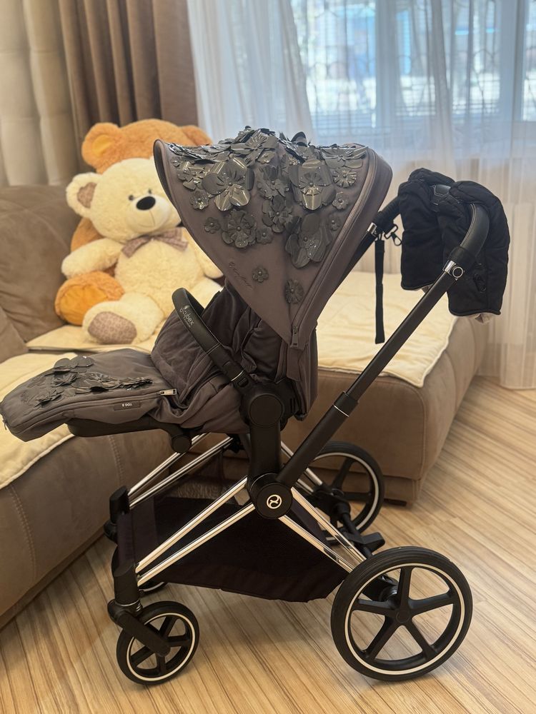 Продам коляску Cybex Priam Simply Flowers Grey 2 в 1