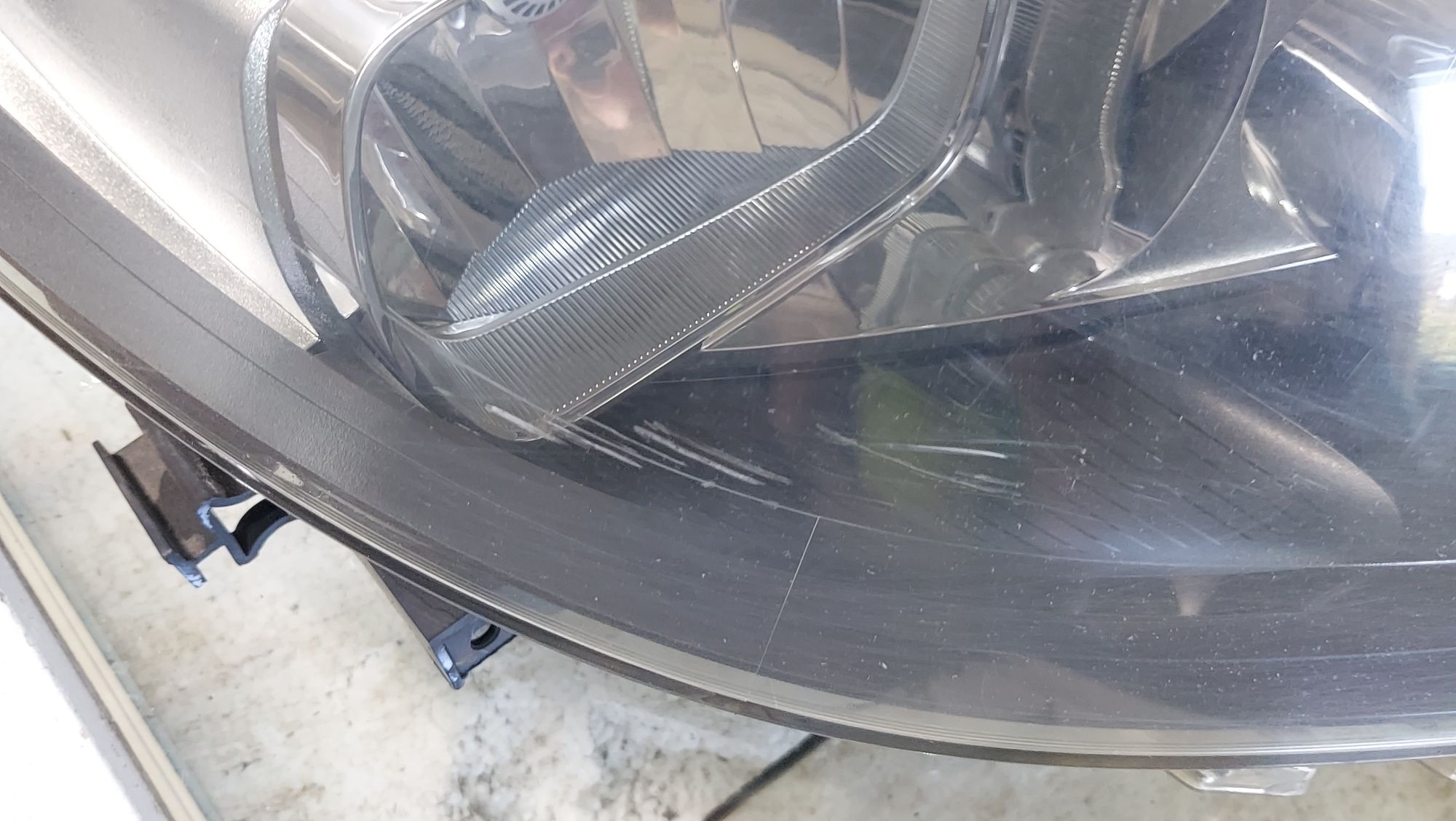 Przednie lampy Mercedes W246 Klasa B  2015r.