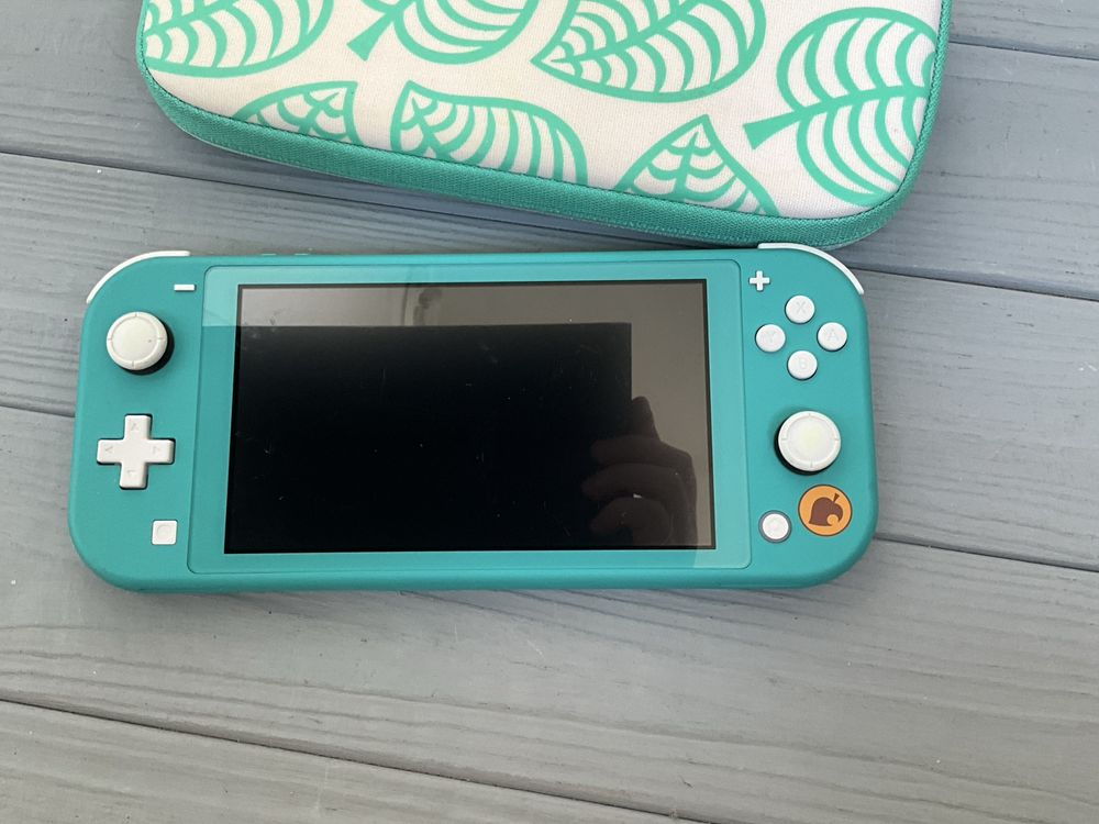 Nintendo switch lite animal crossing edition