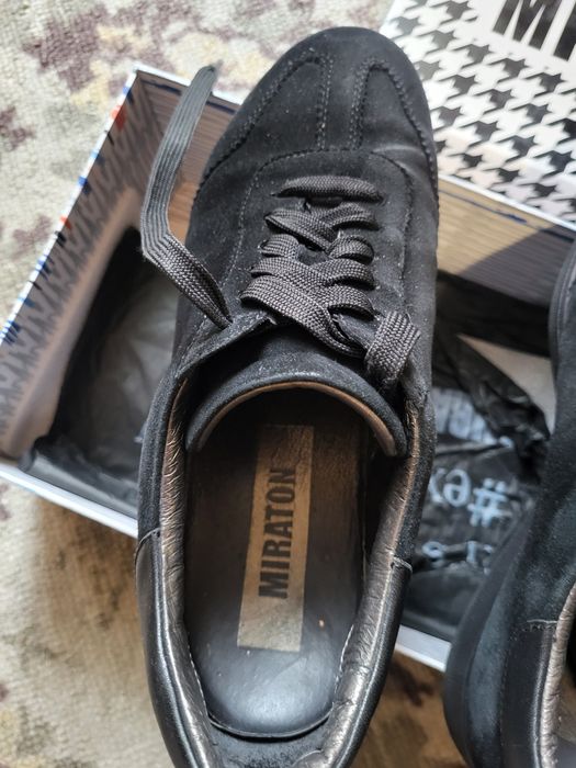 Кроссовки замшевые