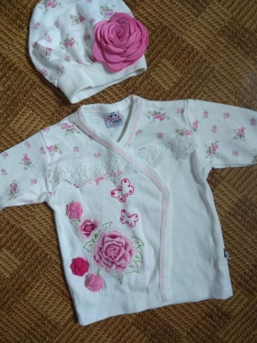 нарядный набор распашонка шапочка Agucuk baby wear возраст 0-3мес