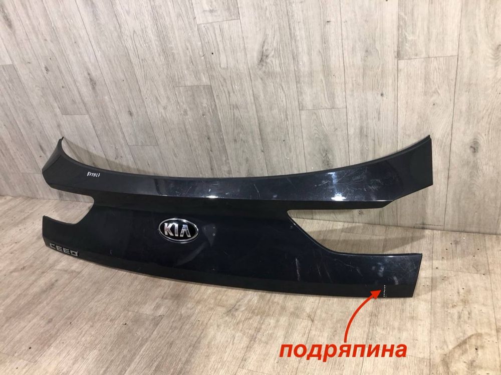Крышка багажника Kia Ceed 3 ( 2018 - 2021 г.) накладка ляда