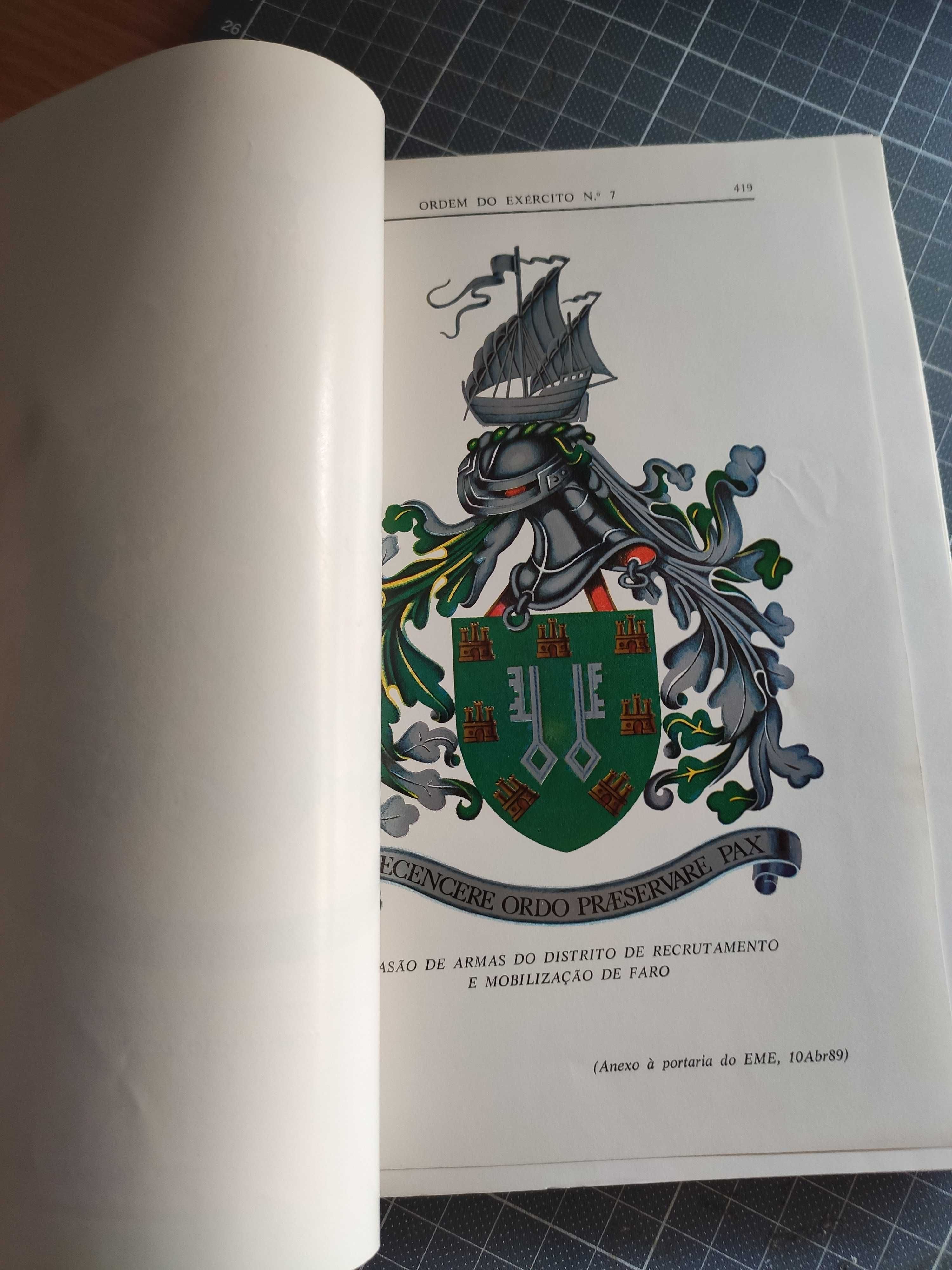 140 ilustrações da heráldica do Exército (ver descrição)