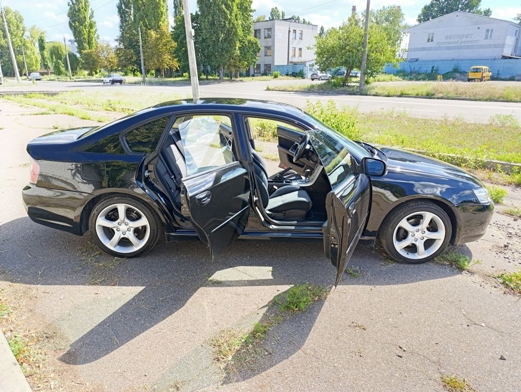 Subaru legacy автомат, повний привід, нова резина
