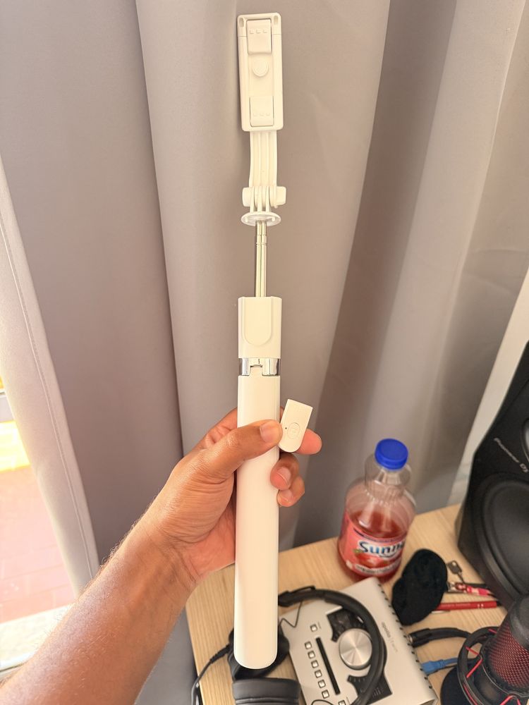 Tripé com suporte de telefone, 1.70cm BRANCO - NOVO SELADO.