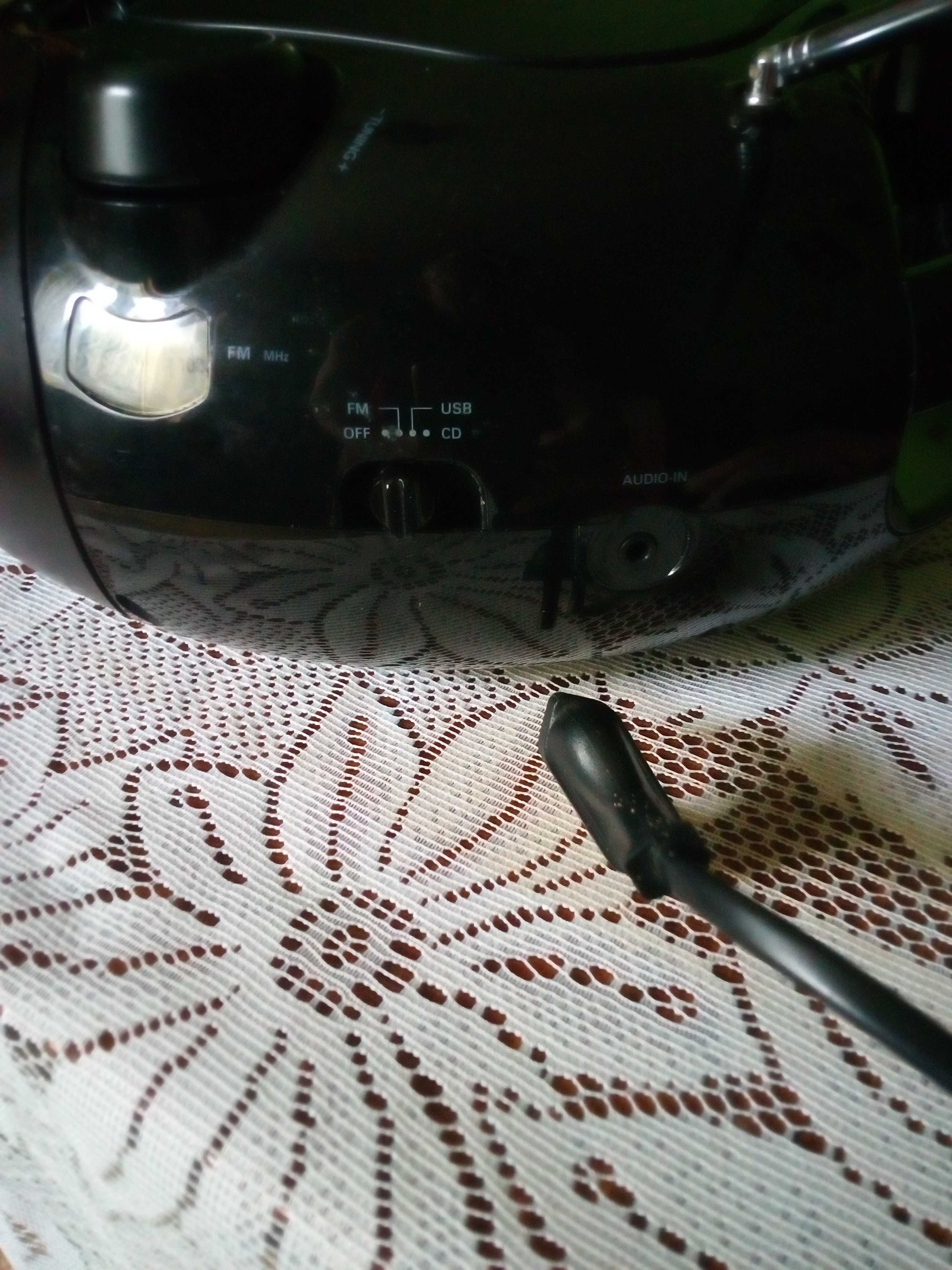 Radiomagnetofon Philips  z cd  usb itd taniocha