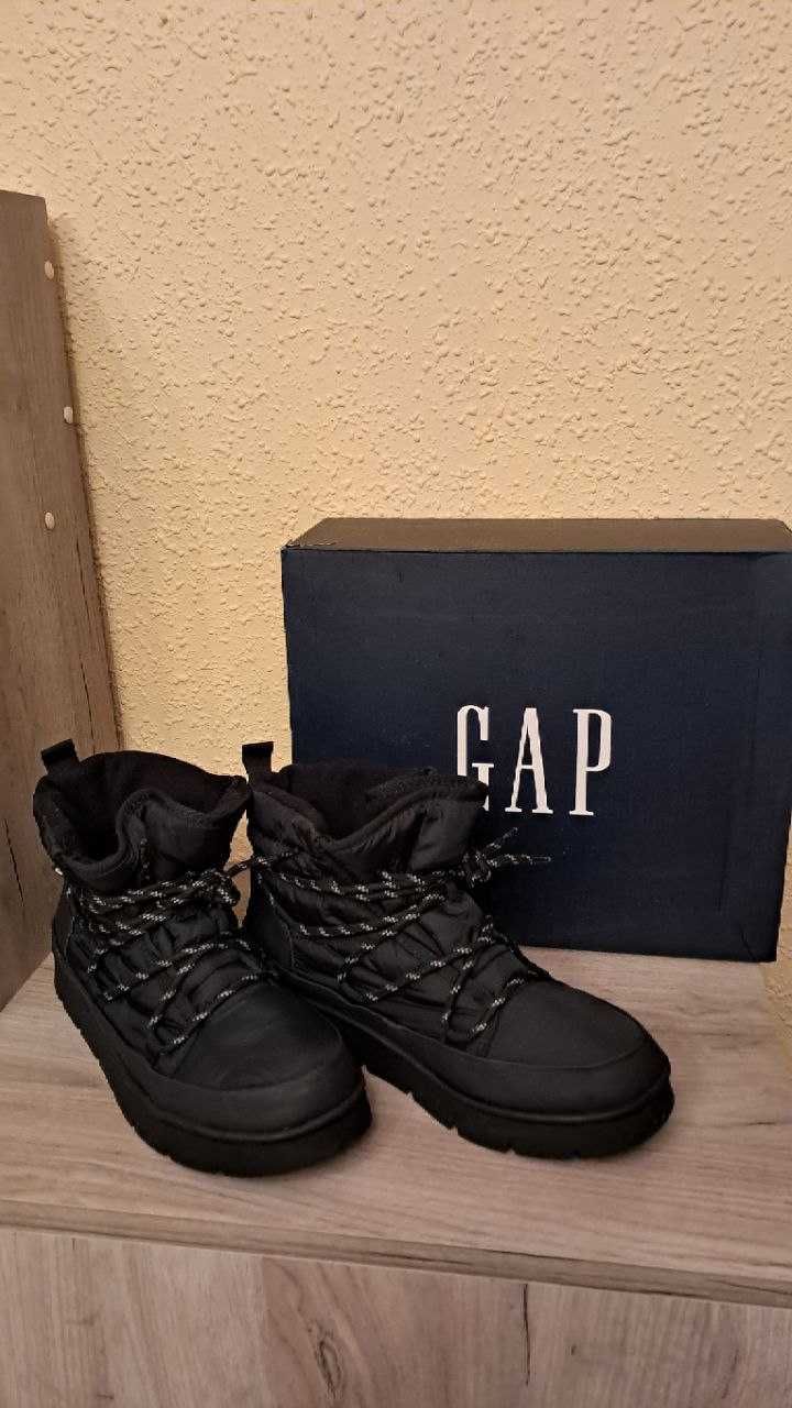 Зимние ботинки Gap