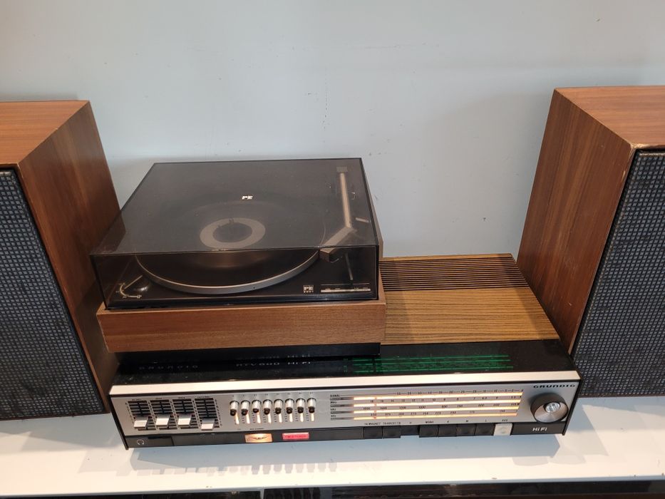 Hi Fi anos 70 - Grundig e Gira Discos PE 2001