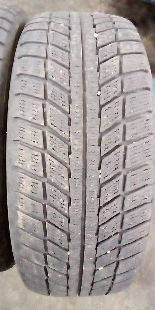 Продам резину 205/55 R16 зимнюю