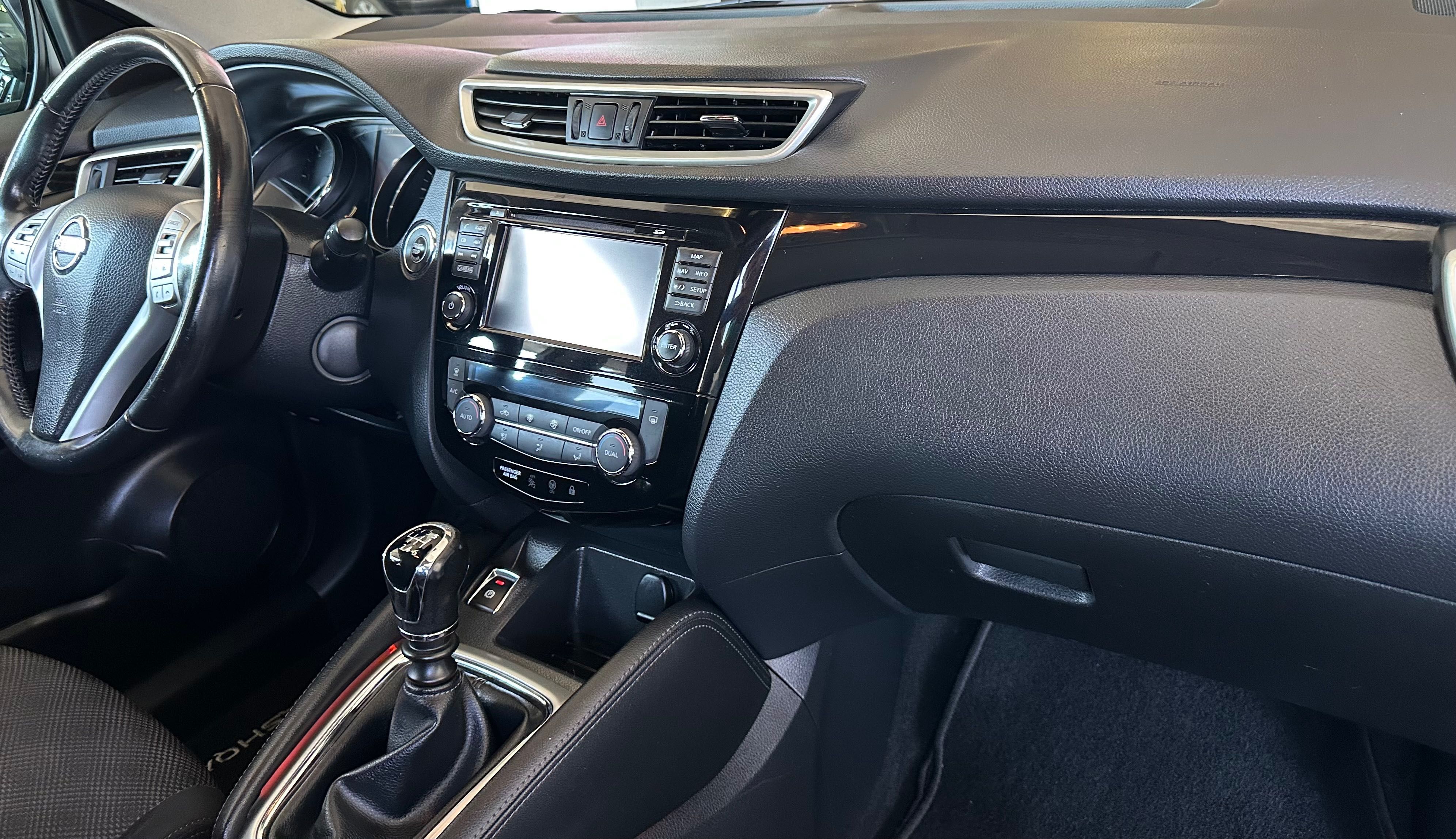 Nissan Qashqai 1.6 dCi 130cv N-Connecta J11 - Teto panorâmico