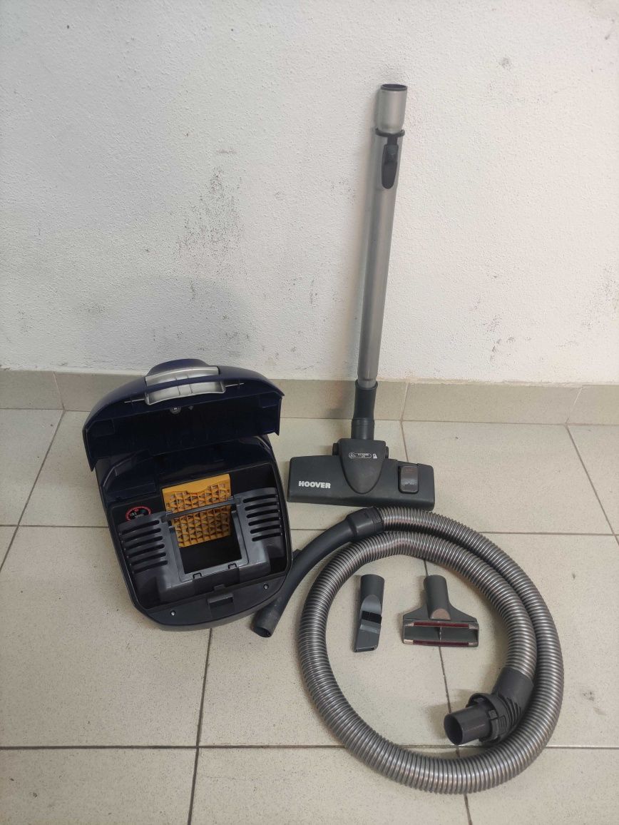 Aspirador hoover brave em excelente estado