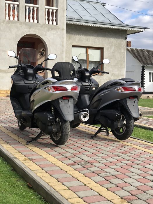 Скутер  Suzuki Burgman 2015 рік
