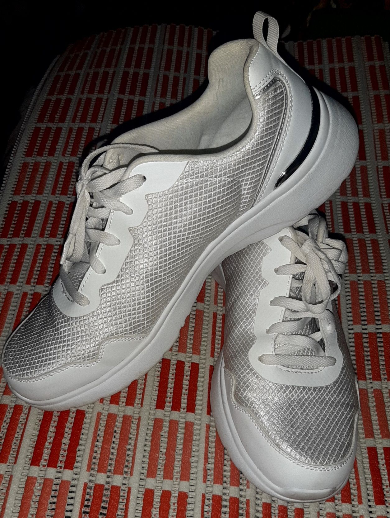 Кросівки Skechers 41 р.
