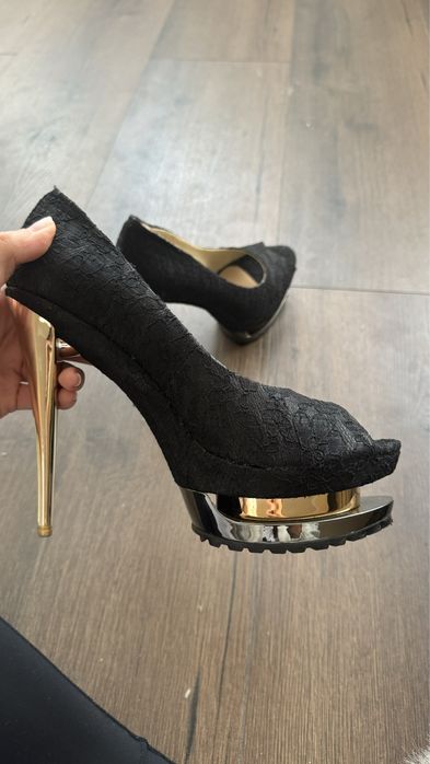 Туфли в идеальном состоянии кожа и гепюр