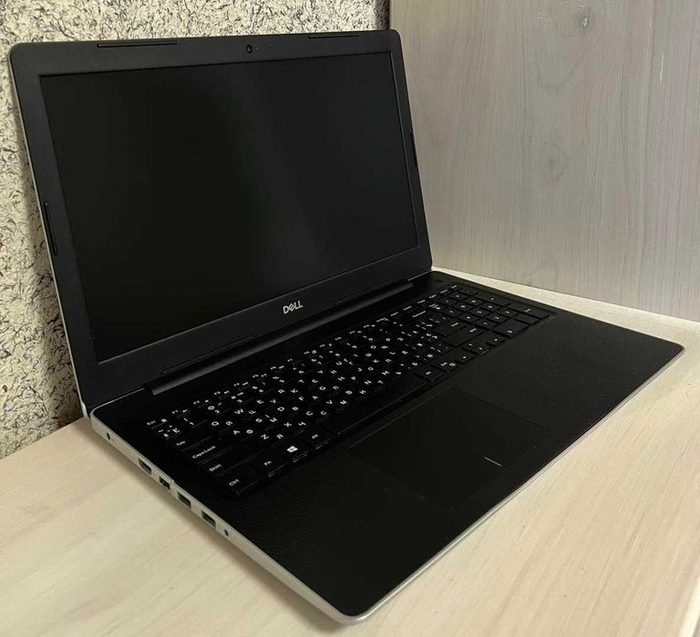 Ноутбук Dell 3593 SSD 240 ОЗП 8 ГБ i5-1035G1