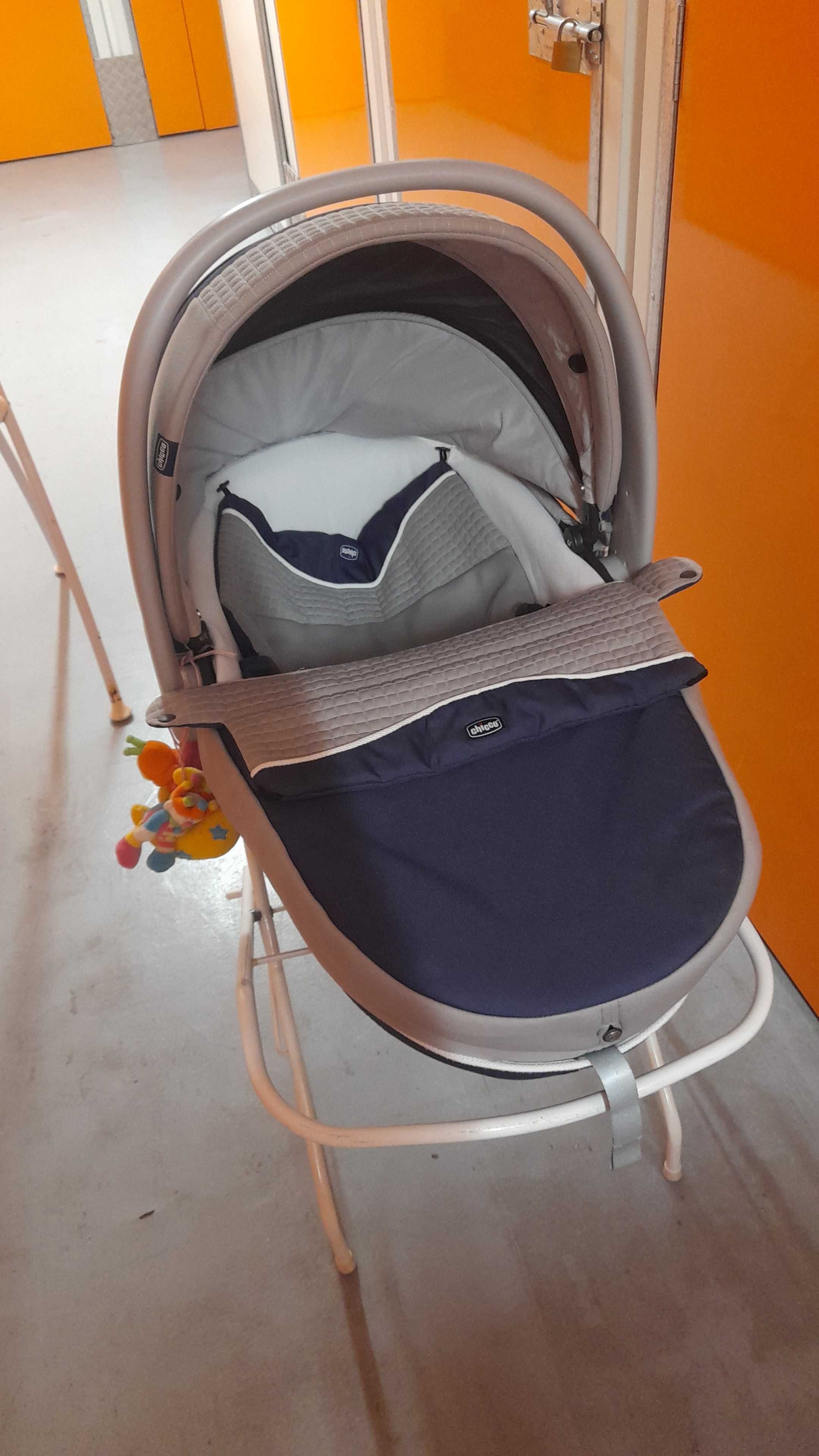 Alcofa chicco com suporte + muda fraldas de bolsa