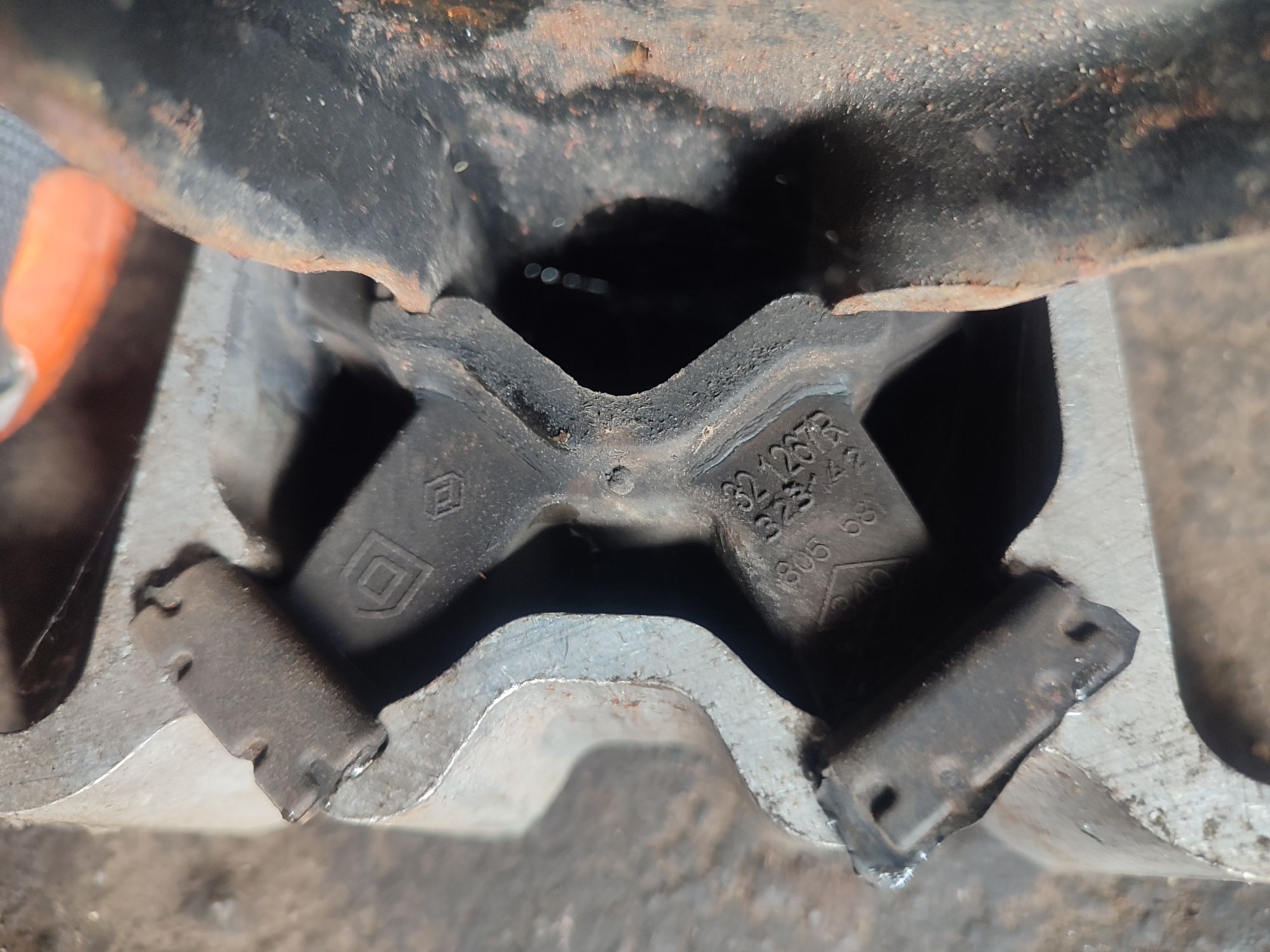 Рулевая рейка chery amulet 2007-2008 год renault дача sandero 2009 год