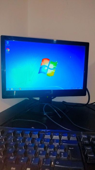 Windows 7 Desktop Computer64354259821059121