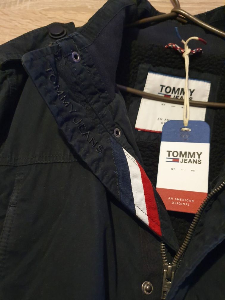 Kurtka Tommy Jeans L czarna