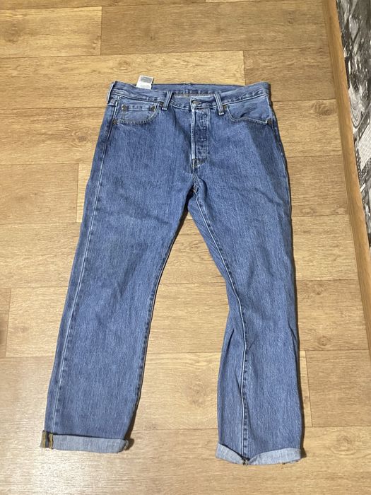 джинсы Levis 501, в синем цвете; W: 33; L:30. Casual/old money