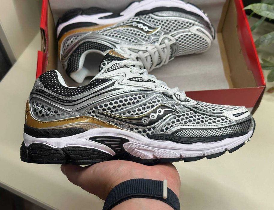 Чоловічі кросівки Saucony Progrid Omni 9 топ якість